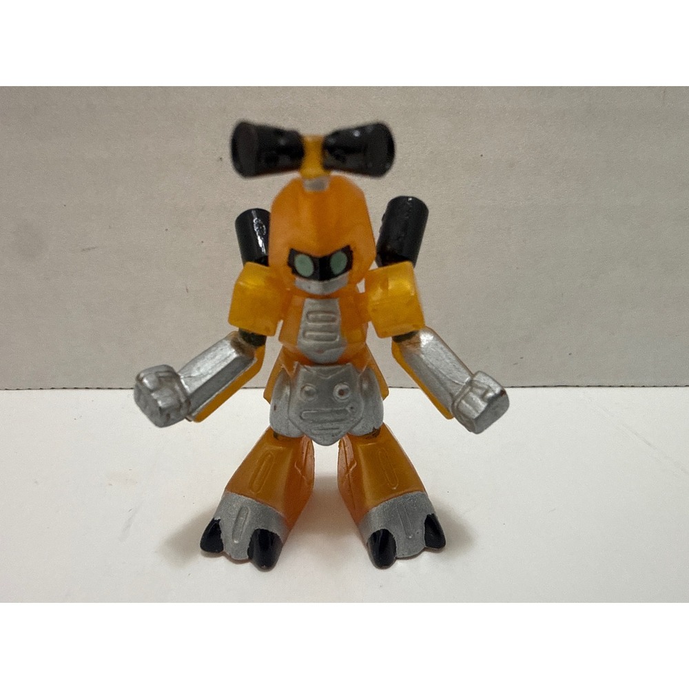 Vintage Y2K MEDABOTS Metabee Anime Mini Figure Gold Beetle Robot Toy Takara